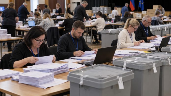 Volebná urna a hlasovacie lístky počas volebného moratória